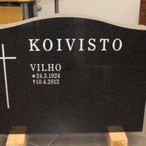Musta 80x60 cm. Edestä hiottu, sivut sahattu, serpentinipäällinen.